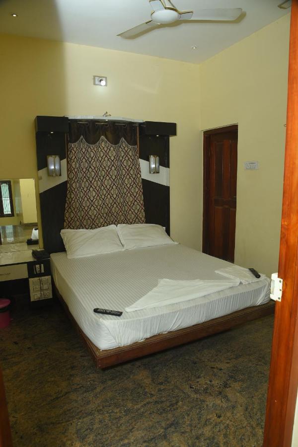 Thiruchendur Stayz Vairavel Residency Tiruchchendūr Εξωτερικό φωτογραφία