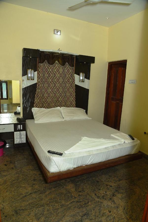 Thiruchendur Stayz Vairavel Residency Tiruchchendūr Εξωτερικό φωτογραφία